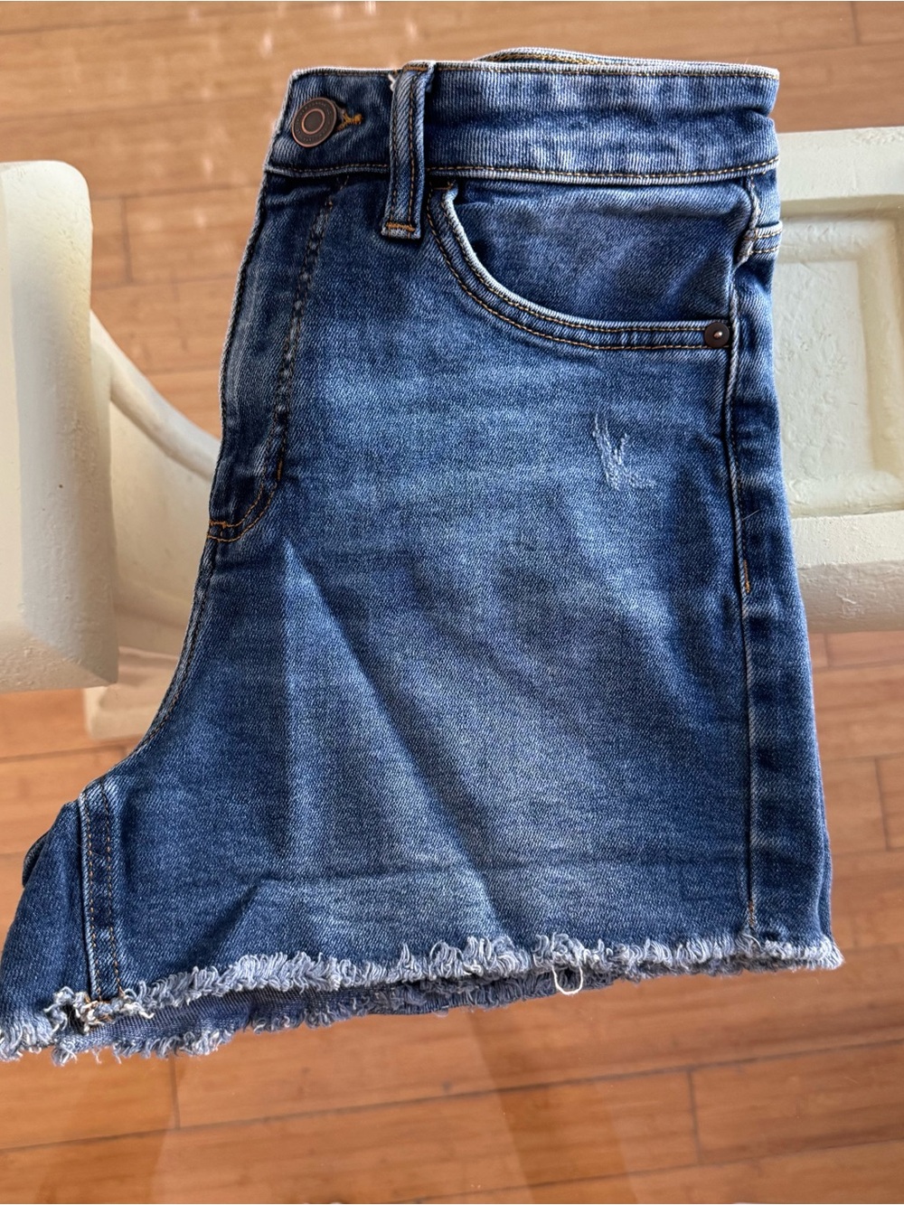 Lauren Conrad Jean shorts - Picture 4 of 4